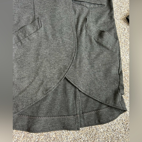 Cabi women’s blazer like jacket with tail and scoop hemline size small - Picture 6 of 11